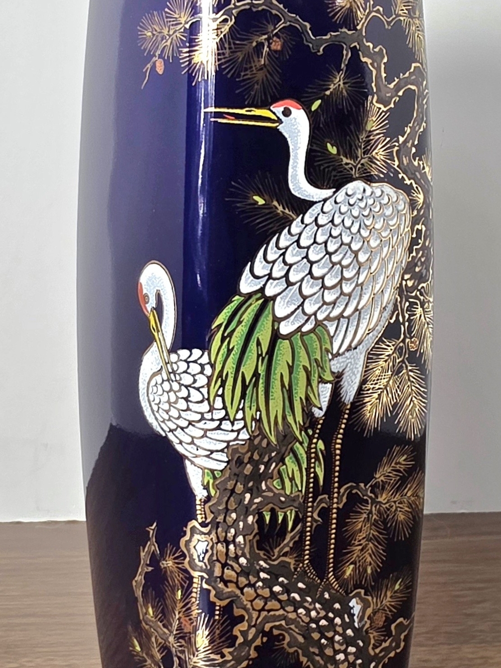Vintage Japanese Cobalt Blue Crane & Pine Tree Vase – Bi-Tōki Fine Porcelain